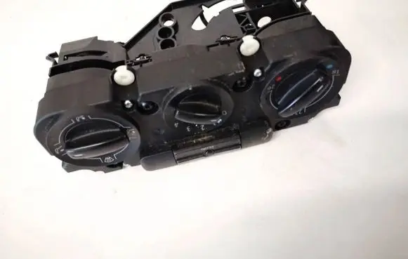Volkswagen Golf Plus Climate control unit 5m1820045 5hb009327-00