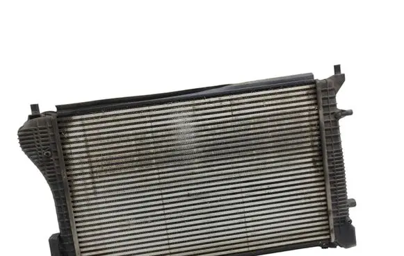Skoda Octavia Mk2 (1Z) Intercooler radiator 1K0145803H