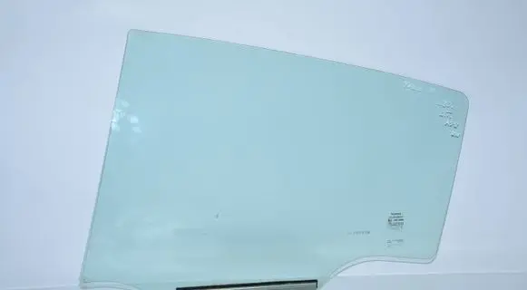 Toyota Yaris Rear door window glass