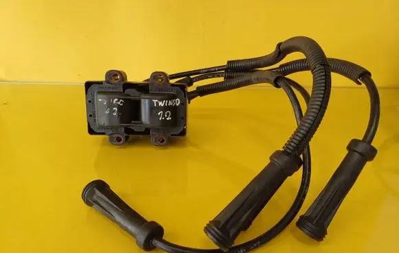 Renault Twingo I High voltage ignition coil 7700872449F 7700873701 2526078A