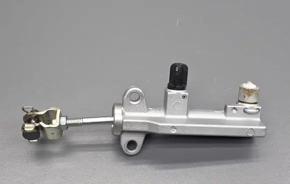 Honda CR-V Clutch master cylinder 