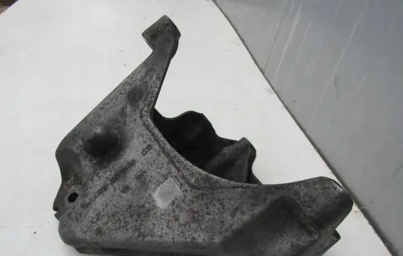 Mercedes-Benz C W205 Engine mounting bracket A6262230100