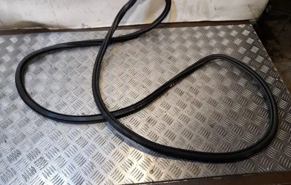 Audi Q7 4L Front door rubber seal NERA