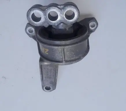 Opel Zafira A Engine mount bracket 90575772 90575779 90576049N
