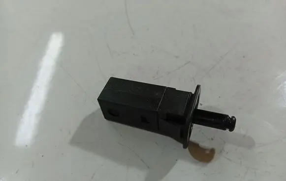 BMW 3 E90 E91 Brake pedal sensor switch 82289392 8.2289392