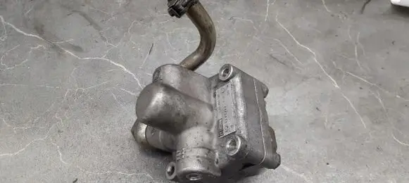 Alfa Romeo 164 Power steering pump 7681955122