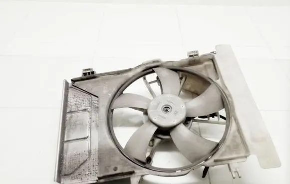 Toyota Yaris Electric radiator cooling fan 1680008260 42275000485 4227500485
