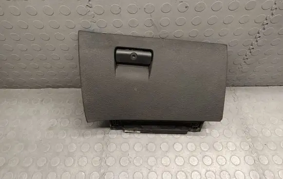BMW X3 E83 Glove box lid/cover 