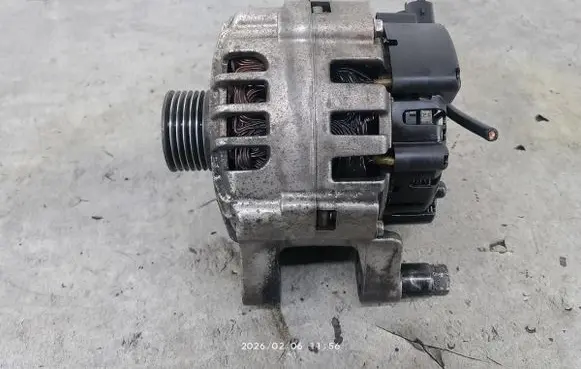 Citroen C4 I Generator/alternator 9656956280
