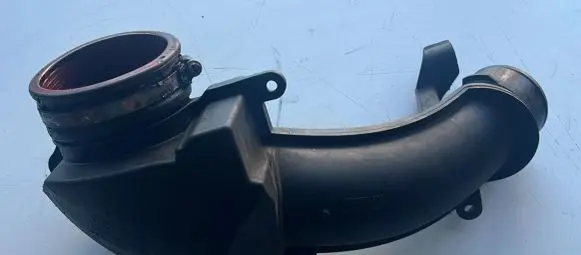 Volvo V60 Intercooler pipe mounting bracket 31293547