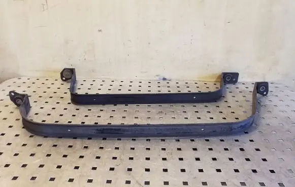 Volkswagen PASSAT B8 Fuel tank mounting bracket 3Q0201653 3Q0201654
