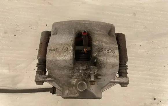 Mercedes-Benz C W204 Front brake caliper 29528
