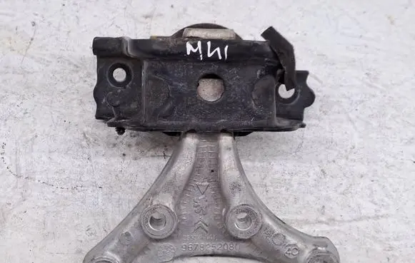 Renault Captur Engine mount bracket 9678252080
