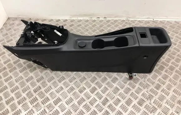 Opel Astra K Center console