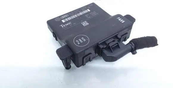 Audi A3 S3 A3 Sportback 8P Door central lock control unit/module 1K0907530F 1K0907951