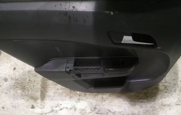 Opel Astra H Rear door card panel trim 