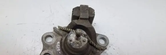 Renault Clio II Engine mount bracket 8200267625