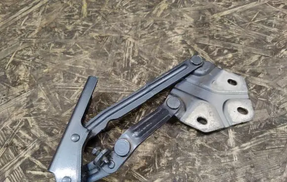 Volkswagen Caddy Engine bonnet/hood hinges 1T0823302