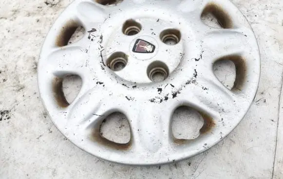 Rover 620 R15 wheel hub/cap/trim bourbon6398