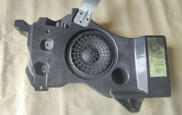 Audi A3 S3 8P Subwoofer speaker 8P4035382 7606500230