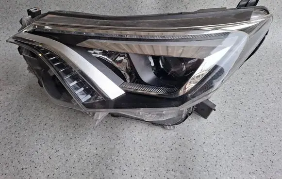 Toyota RAV 4 (XA40) Headlight/headlamp 8117042650