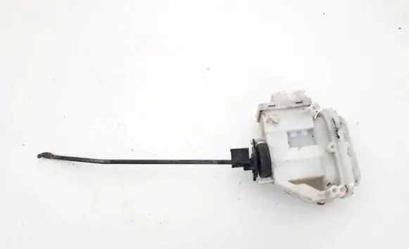 Volkswagen PASSAT B4 Central locking vacuum pump 3A0862153