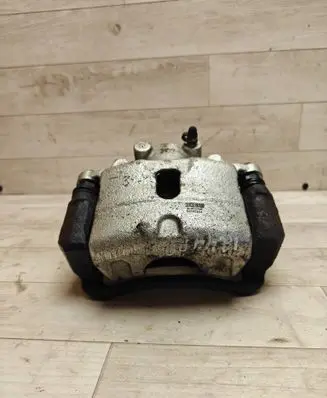 Hyundai i40 Front brake caliper 
