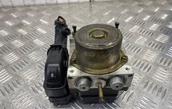 Nissan X-Trail T30 ABS Pump TD8401 56270431