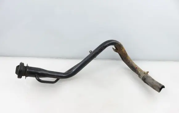 Suzuki SX4 Fuel tank filler neck pipe