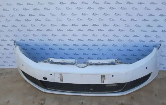 Volkswagen Golf VI Front bumper 