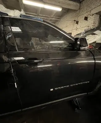 Jeep Grand Cherokee WL Front door