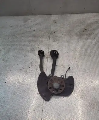 Mercedes-Benz E A207 Front wheel hub