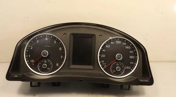 Volkswagen Tiguan Clock 