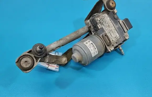 Volkswagen Touran I Wiper motor 1T0955119B IMPRK1606607