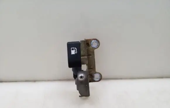 Subaru Legacy Fuel tank opening switch 