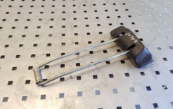 Volkswagen Transporter - Caravelle T4 Loading door check strap stopper 701827541A