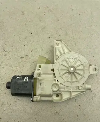 Mercedes-Benz GLK (X204) Front door window regulator motor A2048200242 0130822502