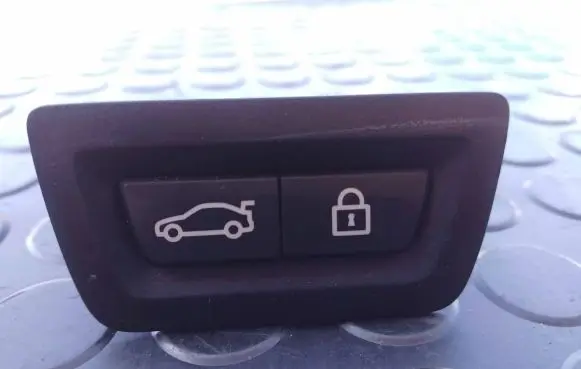 BMW 5 G30 G31 G38 Tailgate/boot open switch button 9275121