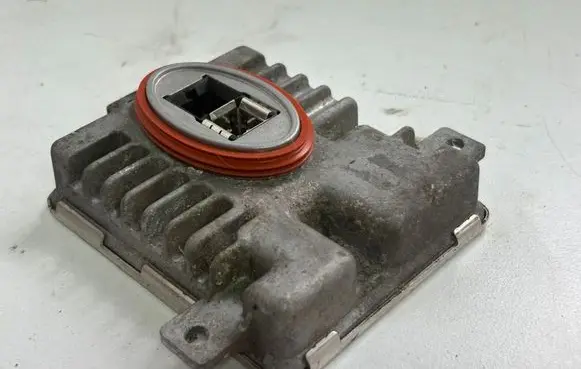 BMW 3 E90 E91 Headlight ballast module Xenon 7237647