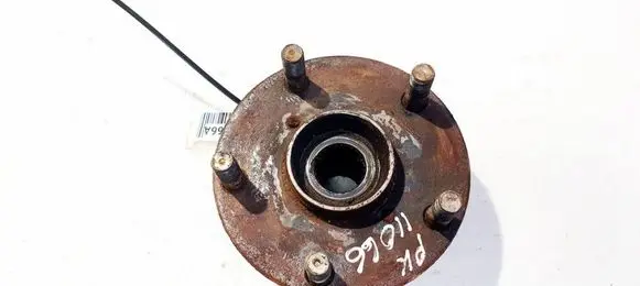 Subaru B9 Tribeca Front wheel hub 