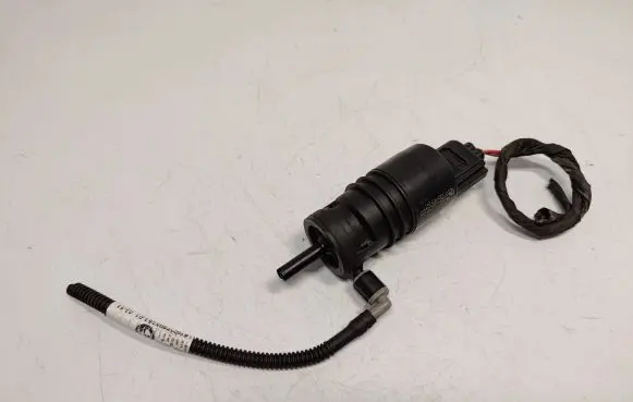 BMW 5 F10 F11 Windscreen/windshield washer pump 6934160 67126934160