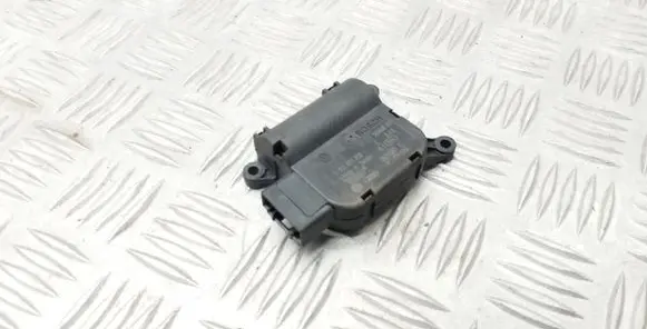 Seat Exeo (3R) Air flap motor/actuator 8E2820511A 0132801306
