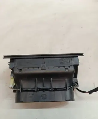 BMW 5 E39 Dash center air vent grill 8376150