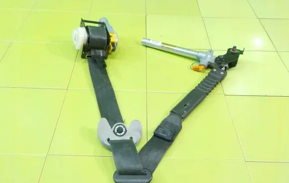 Hyundai ix35 Front seatbelt NAPINACZEM BEZPIECZENSTWA