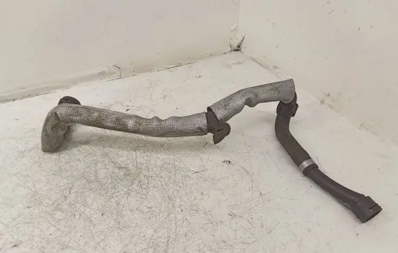 Volkswagen Touareg II Engine coolant pipe/hose 7P6122109KA