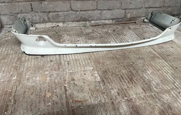 Audi 80 90 B2 Front bumper lip 811805617B