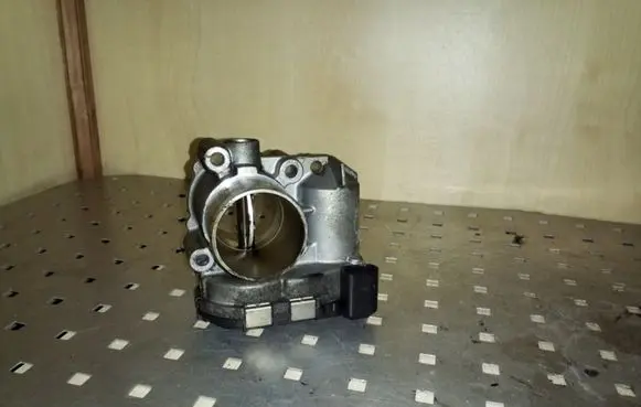 Nissan X-Trail T31 Throttle valve 8200330810E H8200330812