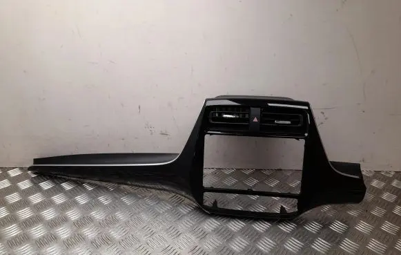Toyota Prius (XW50) Radio/GPS head unit trim 5540547140