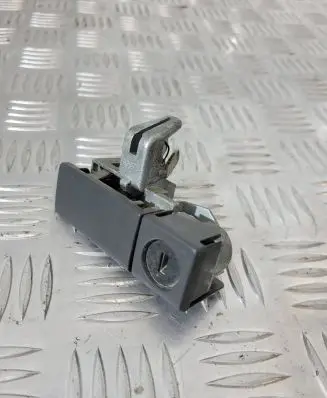 Isuzu D-Max Glove box handle 