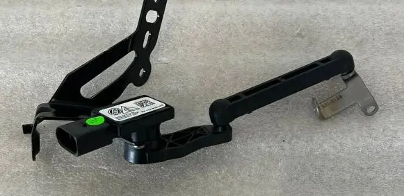 Porsche Taycan 9J1 Front air suspension height level sensor 9J1616213AA